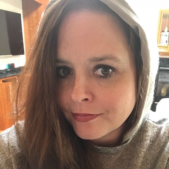 Meet your Posher, Lisa the sometimes actress - Picture 3 of 8